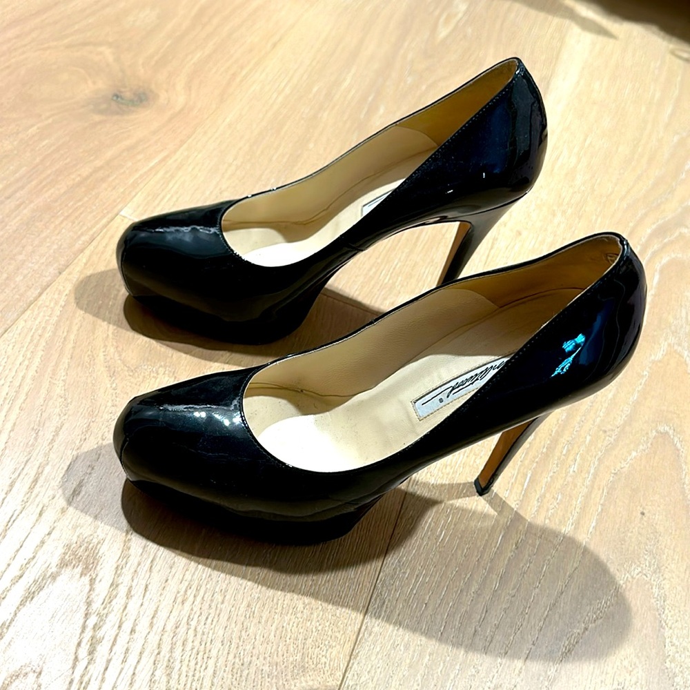 Ladies black shoes, platform